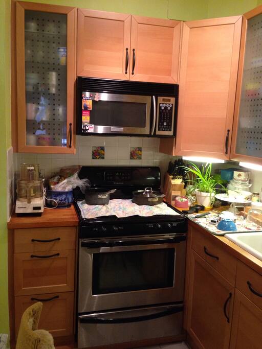 Kitchen, Oven, Microwave, pantry