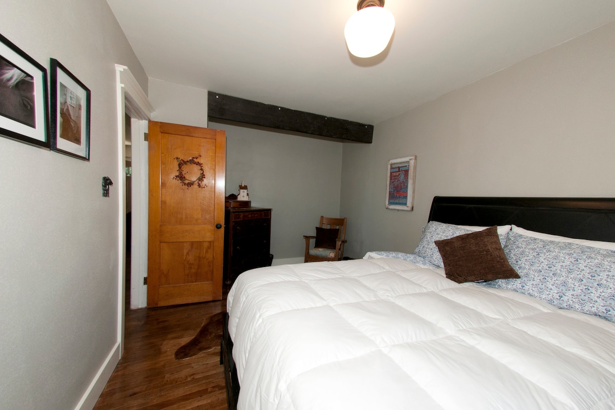 Second bedroom with reading nook.