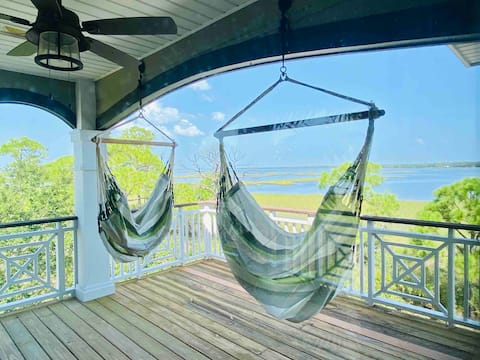 Hidden Harbor: Luxury Bayfront Paradise + Hot Tub