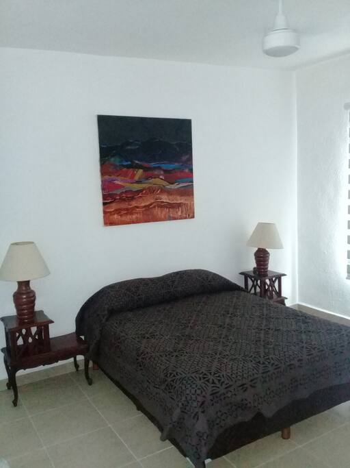Recámara principal con vestidor, baño y terraza