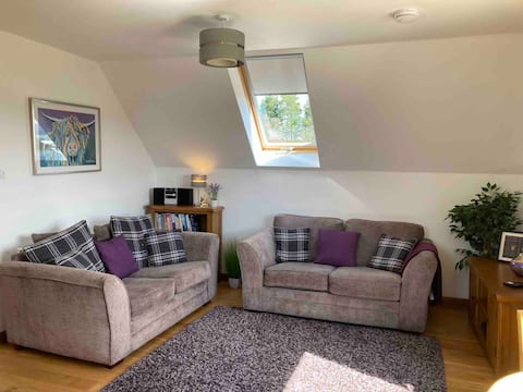 Top performing Airbnb: The Notebook- Highland Gem, Inverness HI-50120-R in Inverness South