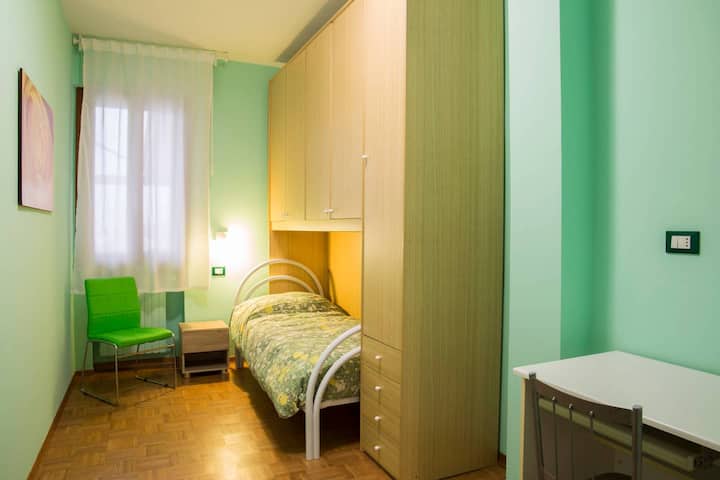 Second bedroom with large storage space -
Second Bedroom with Wide Storage Room