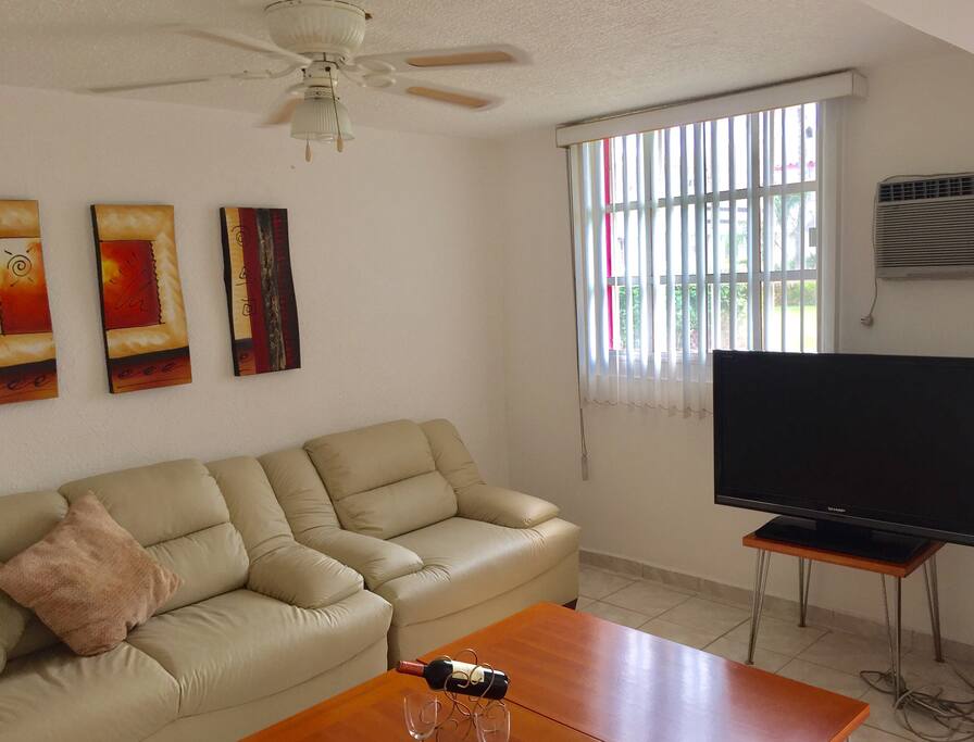 Sala con pantalla