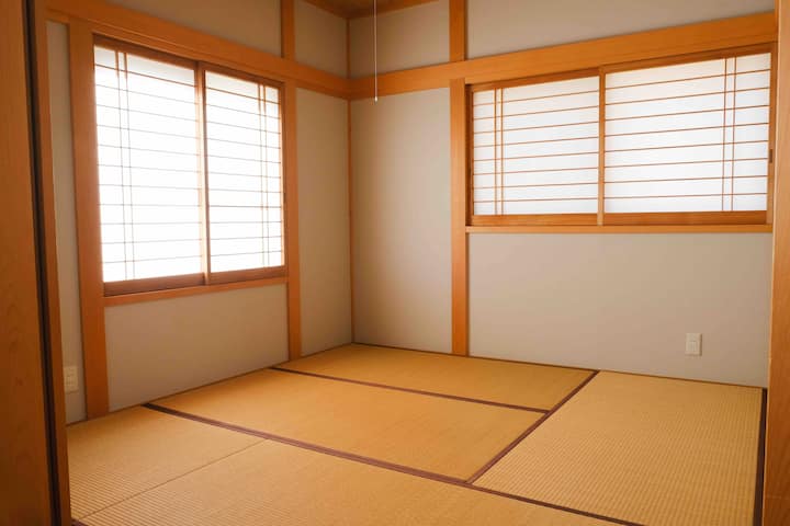 Even as a bedroom or children's playroom.Two sets of mattresses are available.