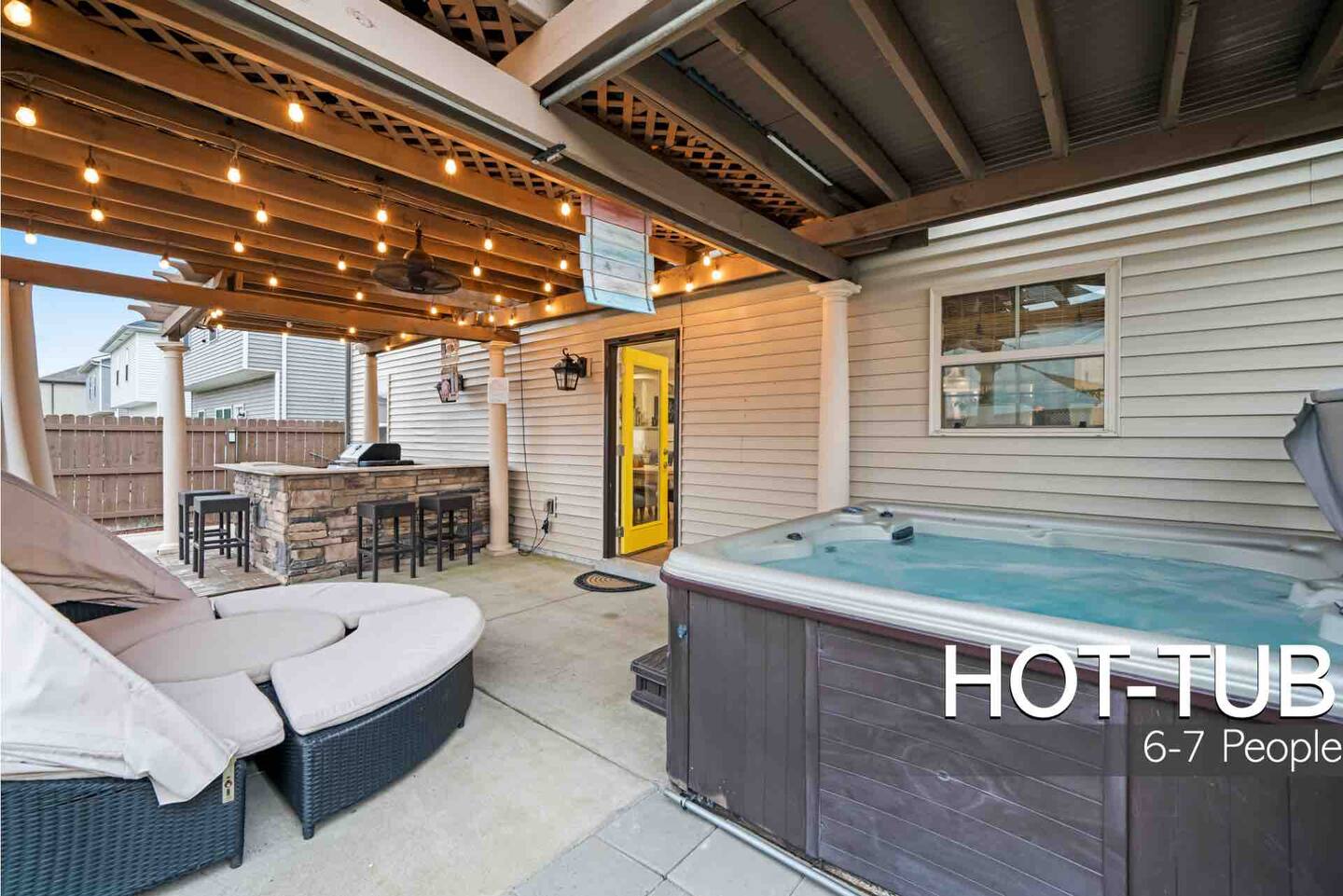 Farmhouse Fun/ Hot Tub- Movie Theater