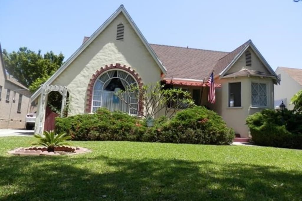 DUTCH STYLE HOUSE IN GREAT WHITTIER LA AREA