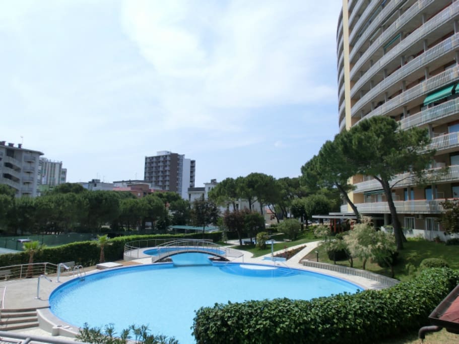 Residence con piscina | Residence with swimming pool