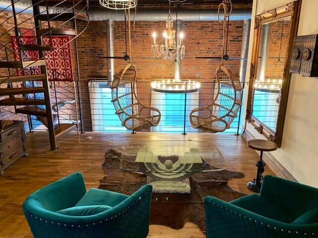 Armstrong Corset Lofts- 301-Downtown Arts District gallery image 3