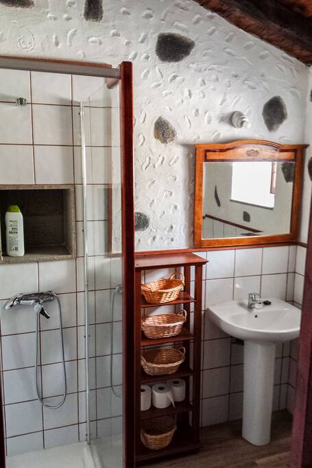 Baño completamente renovadoo