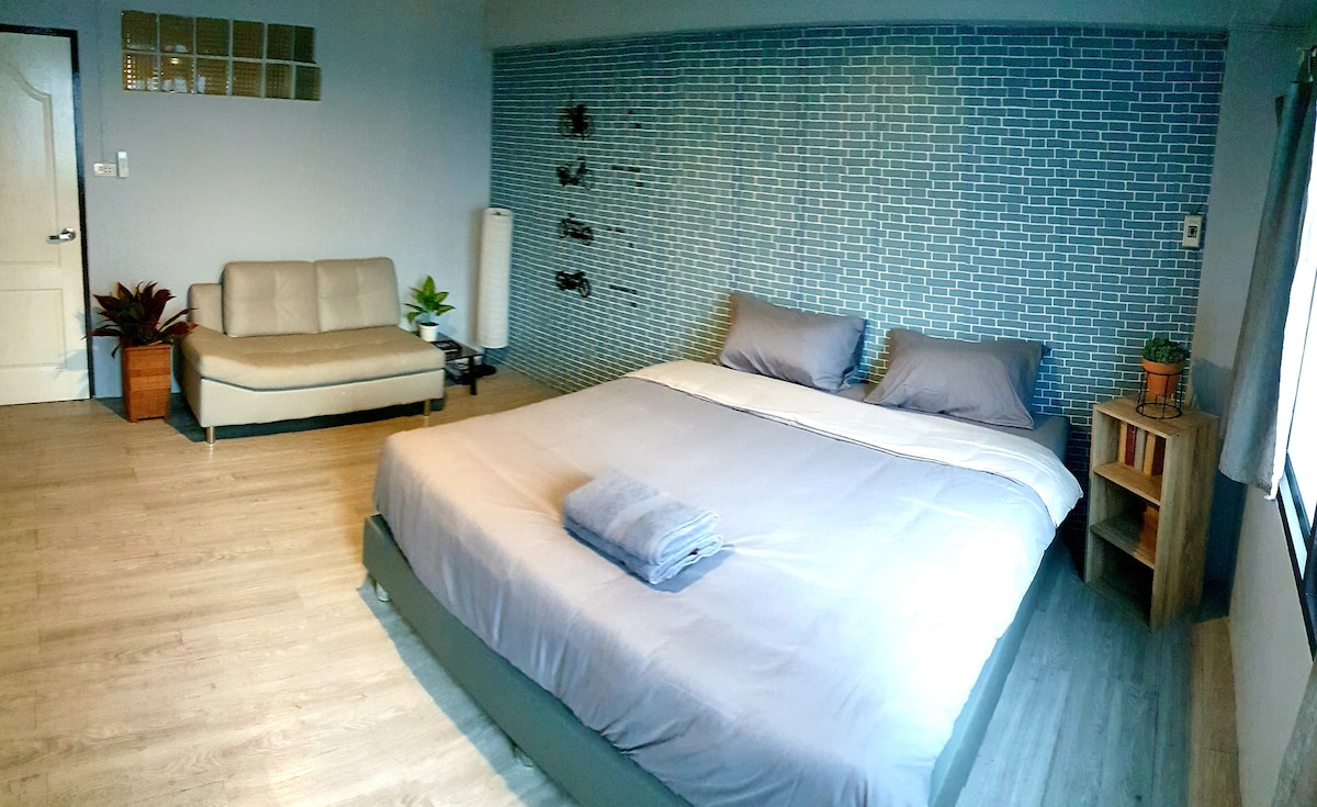 חדר שינהמס '2 לשני אנשים
בקומה השנייה