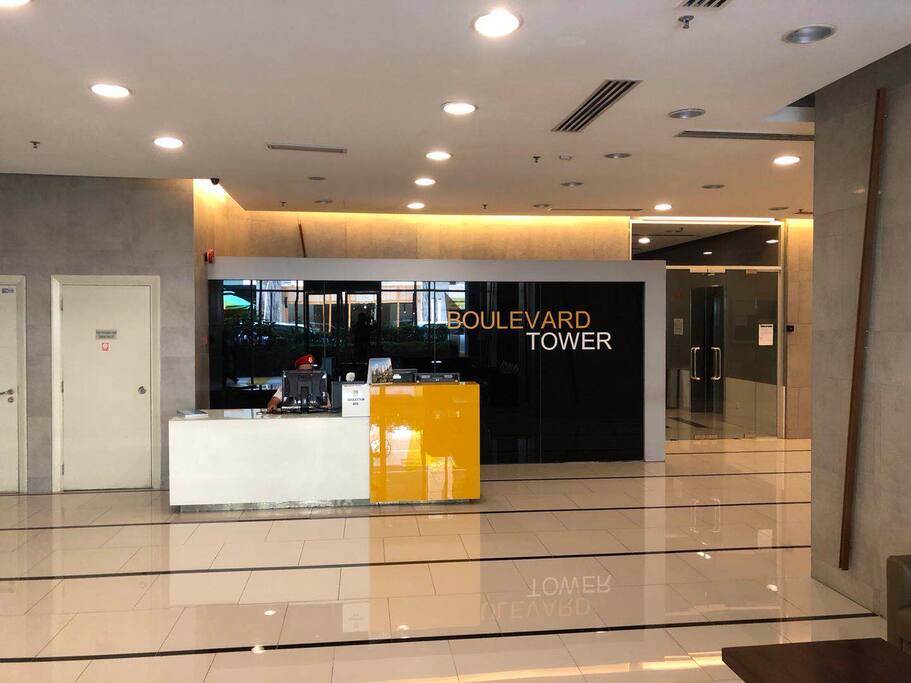 24 Hours Security Lobby