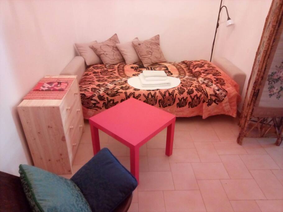 Soggiorno con divano letto