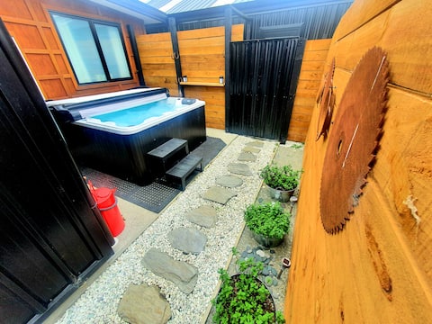 Hawea Heaven: HotTub•SuperKingBeds•Mountains Views