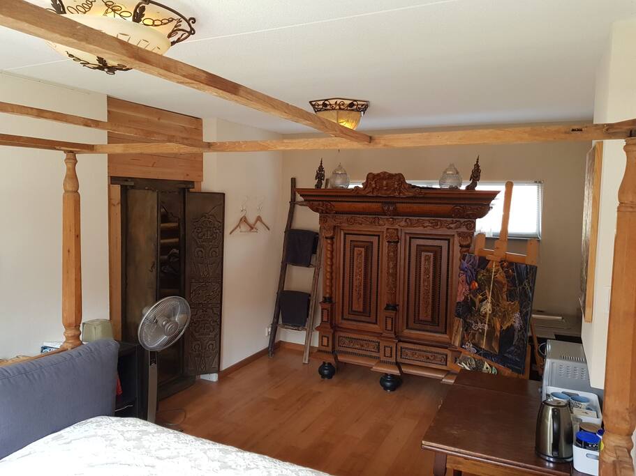Lot of space...really big room;-)
