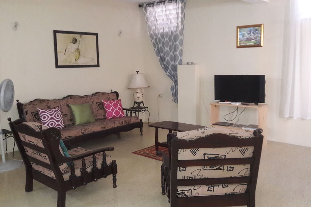 Living area with TV, Internet and WiFi