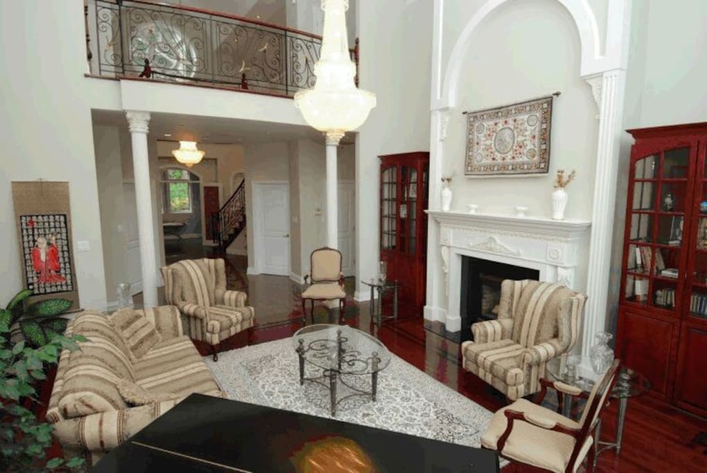 Main Livingroom with FIREPLACE