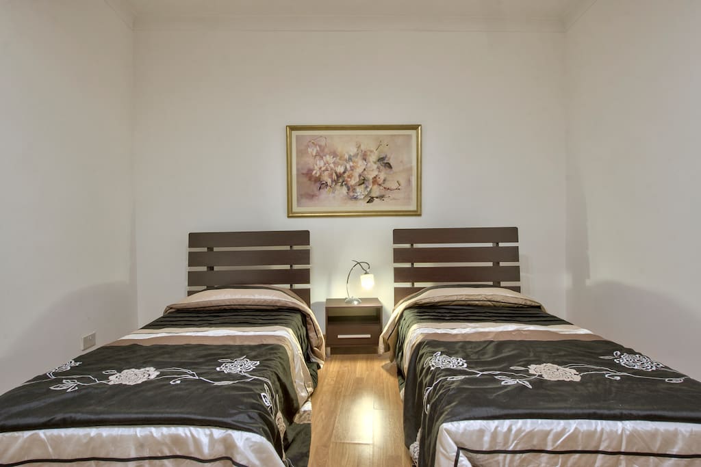twin bedroom