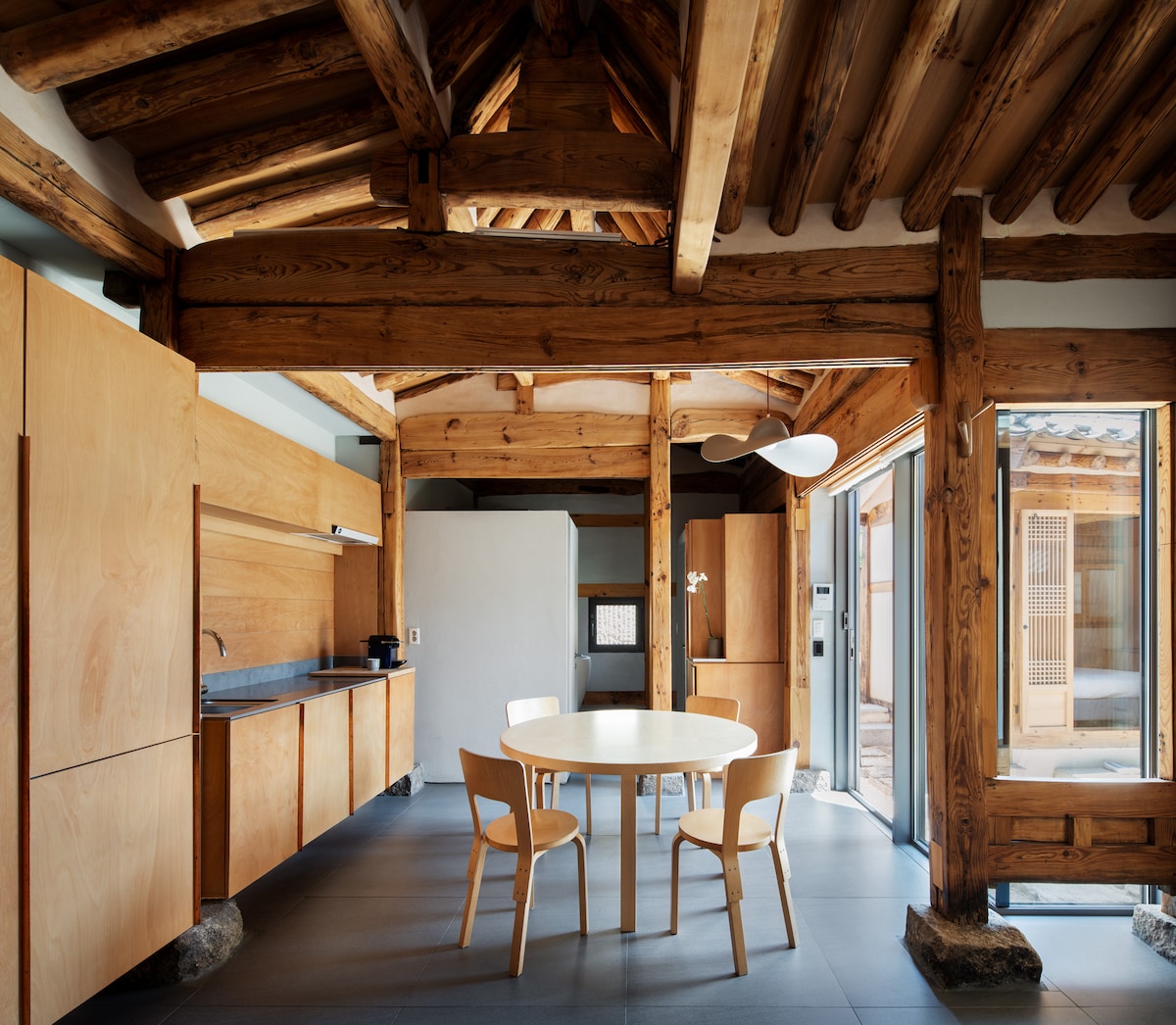Timeless Design Hanok ZIKM - Houses for Rent in Jongno-gu, Seoul