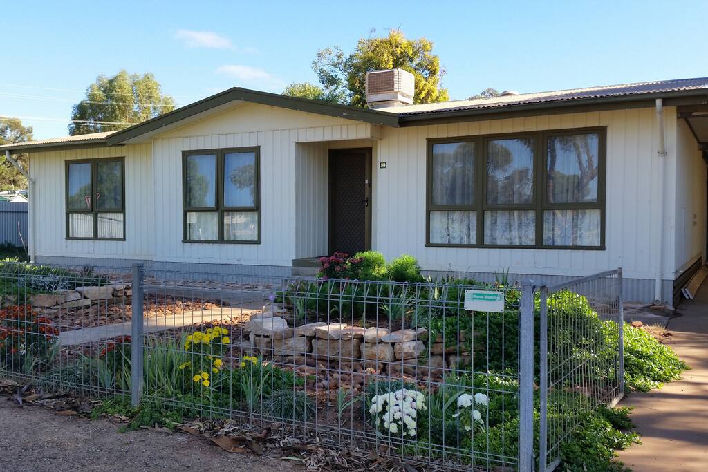 The Quorner House Houses for Rent in Quorn, South Australia