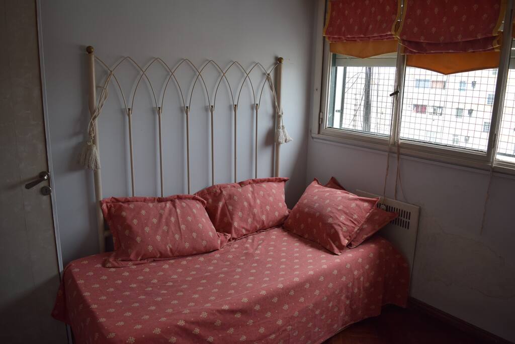 Cama de la habitación