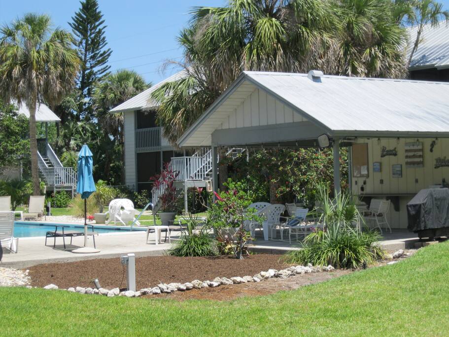 Pool Cabana/Grill
