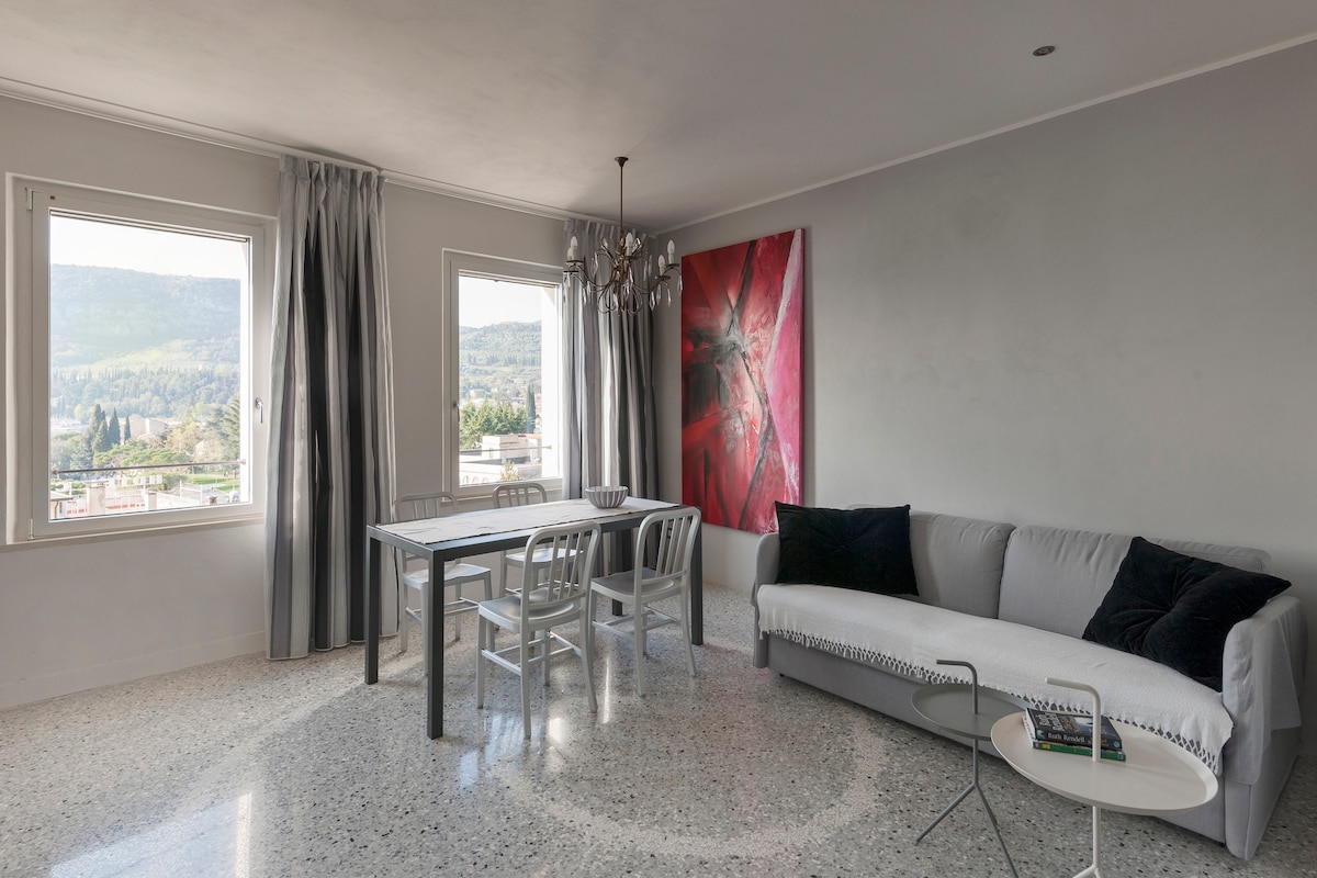 Top Airbnb: Garda NEW APARTMENT SUPER SOLARIUM Canevino House à Garda