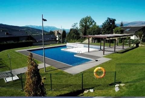 Apartment with a garden, pool, and Wi-Fi