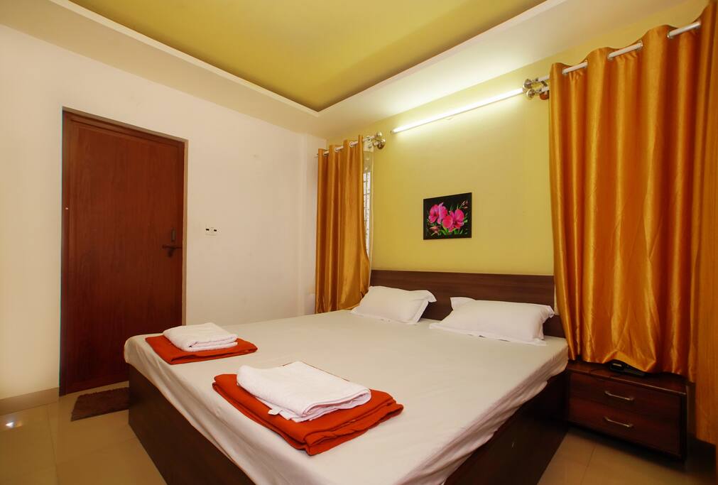 Orchid Inn room
