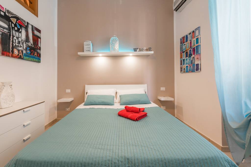 Camera da letto principale / First bedroom