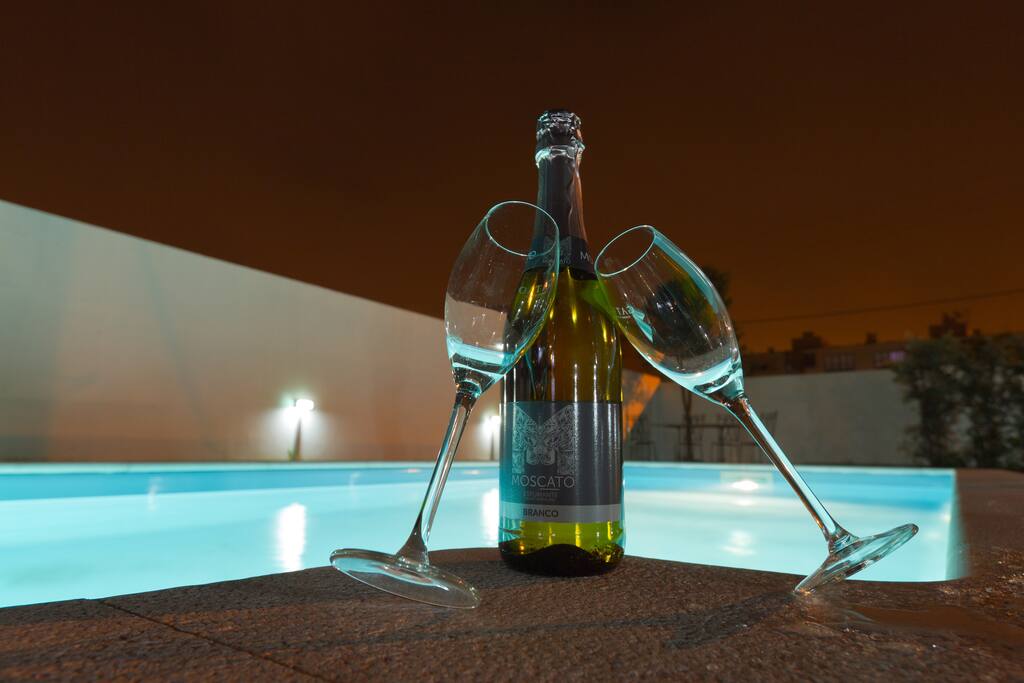 Exterior - Piscina e jardim