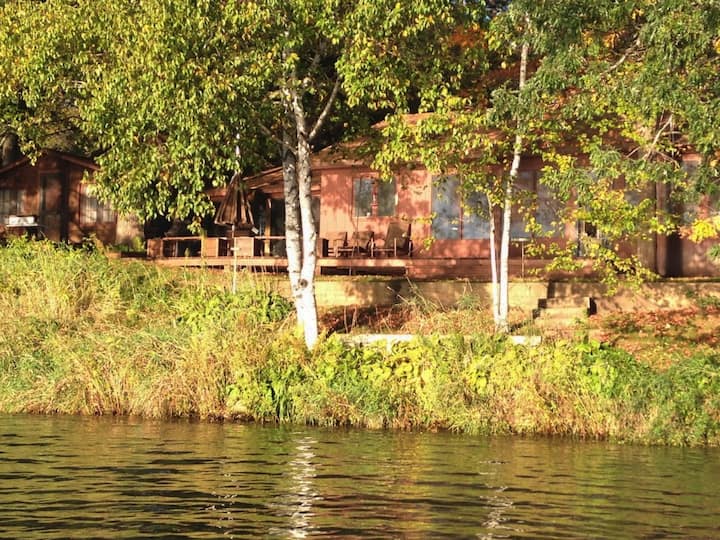 Lakeside cabin, great fishing and sunset views! Cabins for Rent in