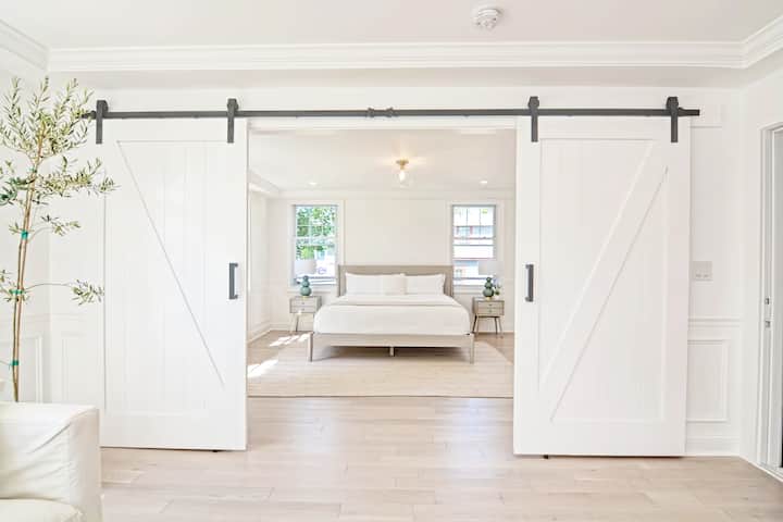 Dormitorio principal con cama tamaño king