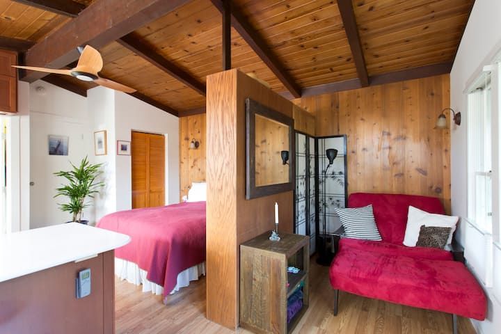 The Queen bed on the left and the twin futon on the right