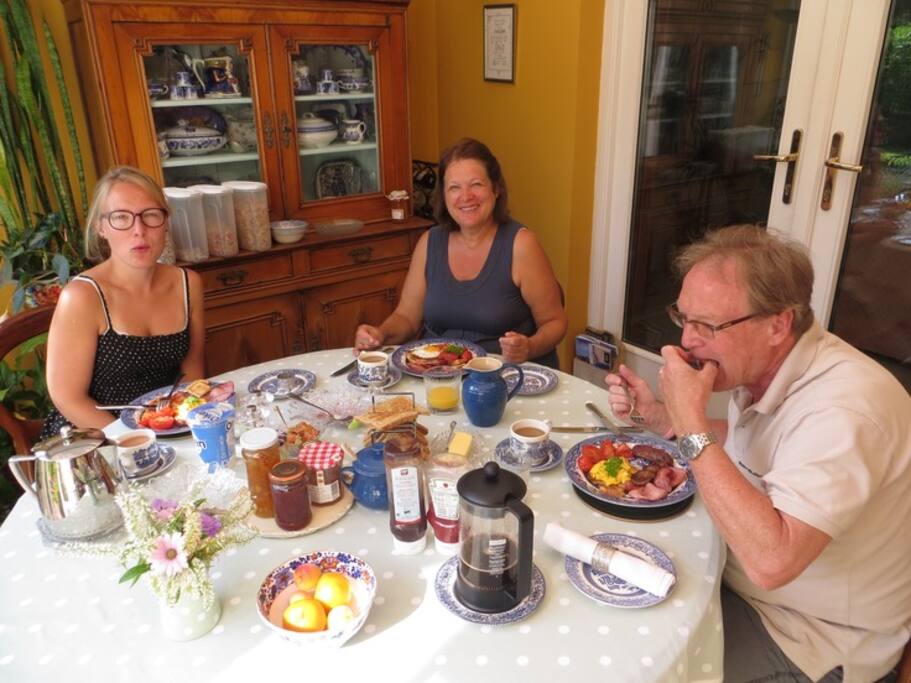 Breakfast at No.8