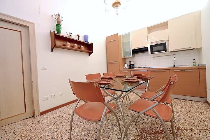 Chandeliers Apartment San Stae gallery image 5