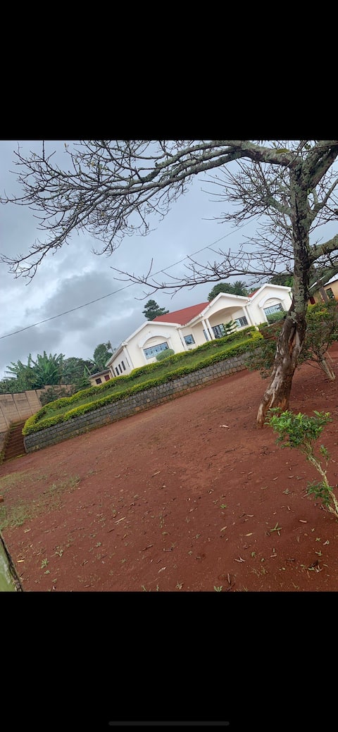 Villa de MENKAM situé à BANGANGTE  pas à bafoussam