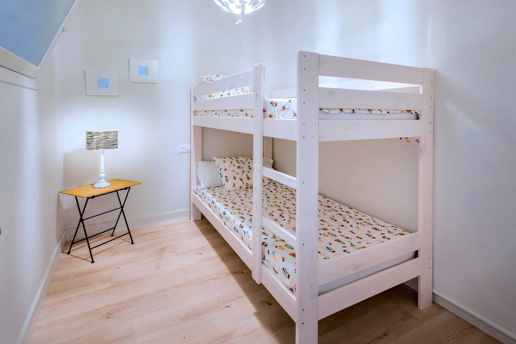 Habitación con literas juveniles