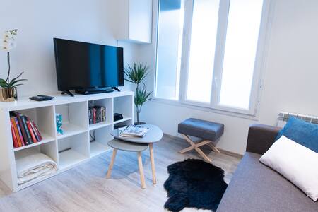 Accueil au champagne au pied de la cathédrale.