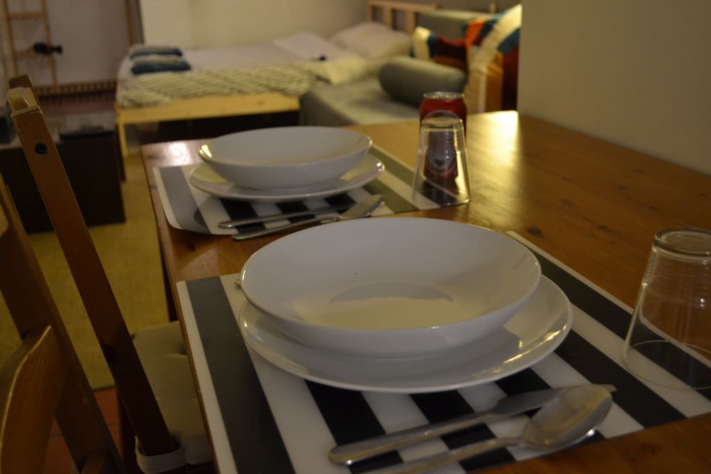 House equiped to host a meal for several people