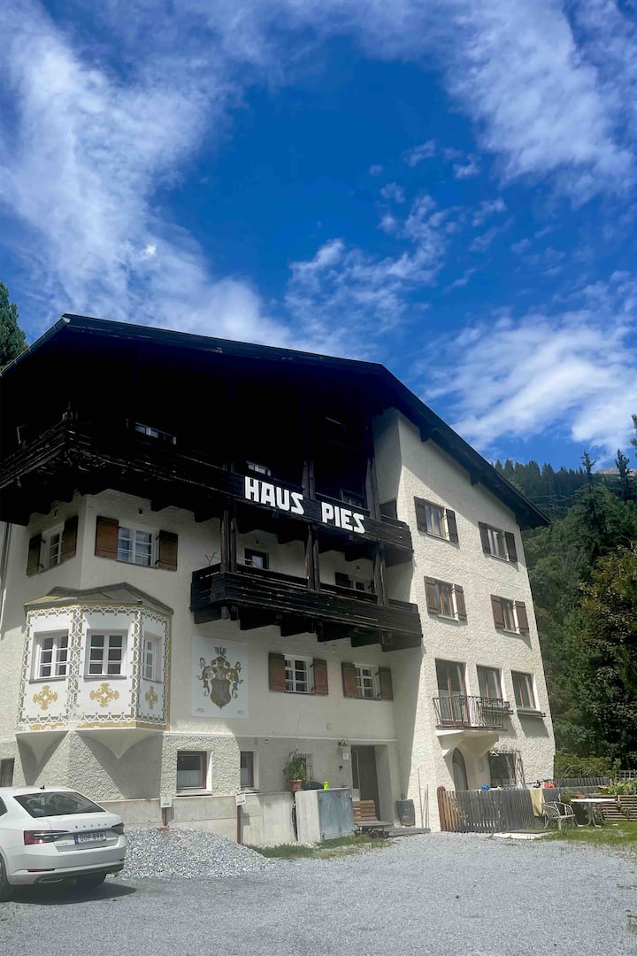Room w excellent location in St Anton am Arlberg Apartments for Rent