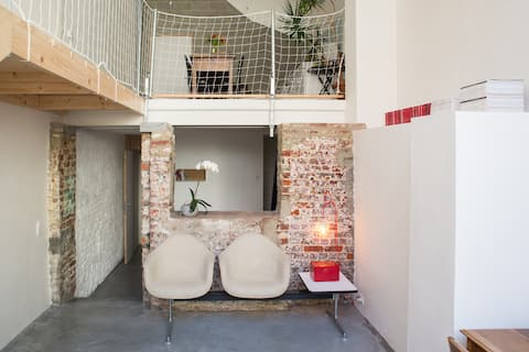 Top performing Airbnb: Duplex St-Gilles - 40m2 courtyard in Saint Gilles Sint Gillis