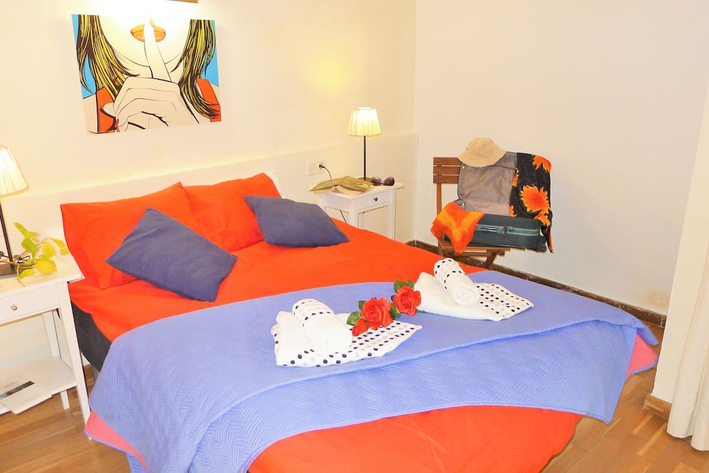 bedroom:
double bed, bedside tables, wardrobe, en suite.