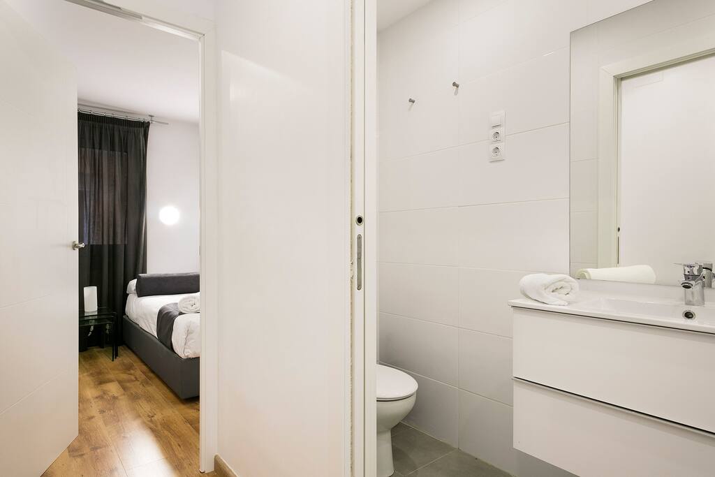 Baño en el pasillo