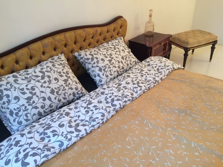 The Yellow room