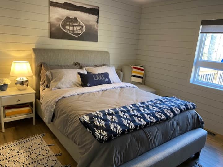 Chambre confortable n °2 avec placard spacieux