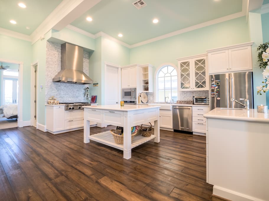 Brand new, fully equipped, chef dream kitchen with stainless steel appliances