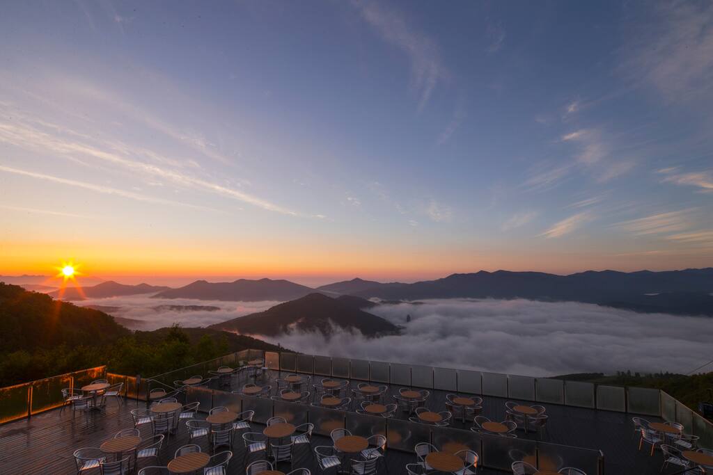 雲海 Sea of Clouds - Fantastic Phenomenon can be seen from the resort in summer