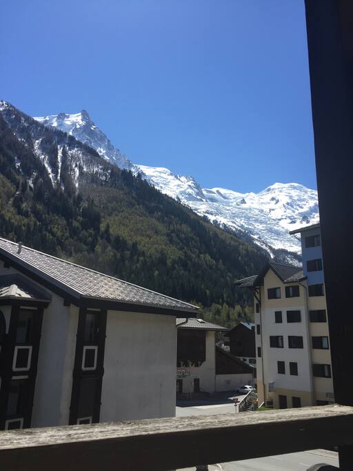 Vue magnifique sur le Mont Blanc