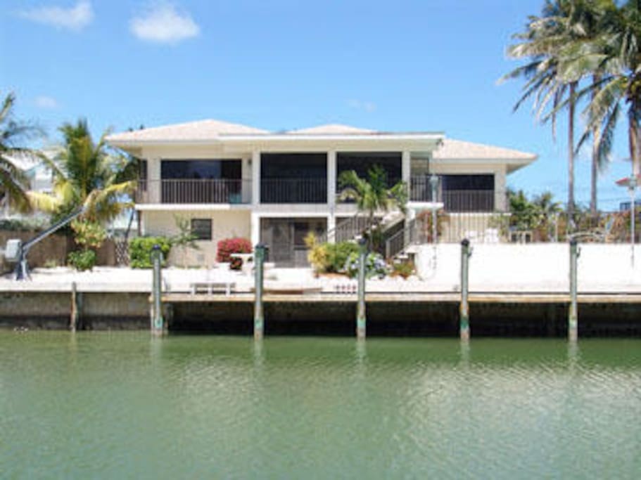 Private boat dock (80ft) and a lovely back yard.