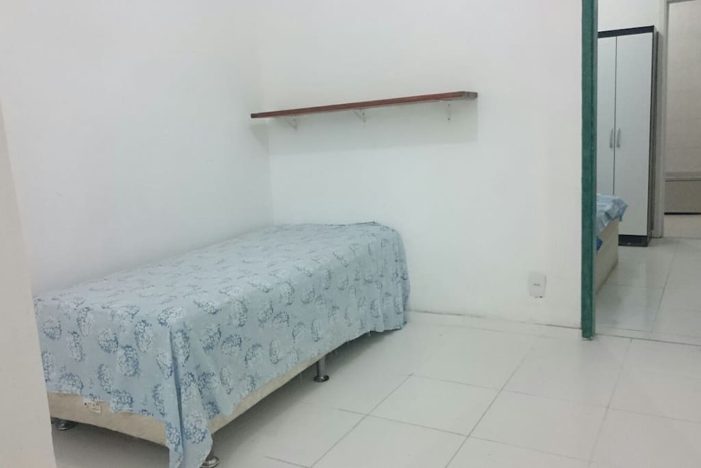 Cama de solteiro na sala, serão até duas do mesmo modelo